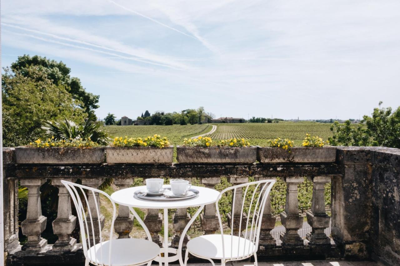 Le Chateau Real Bed & Breakfast Saint-Seurin-de-Cadourne Exterior photo