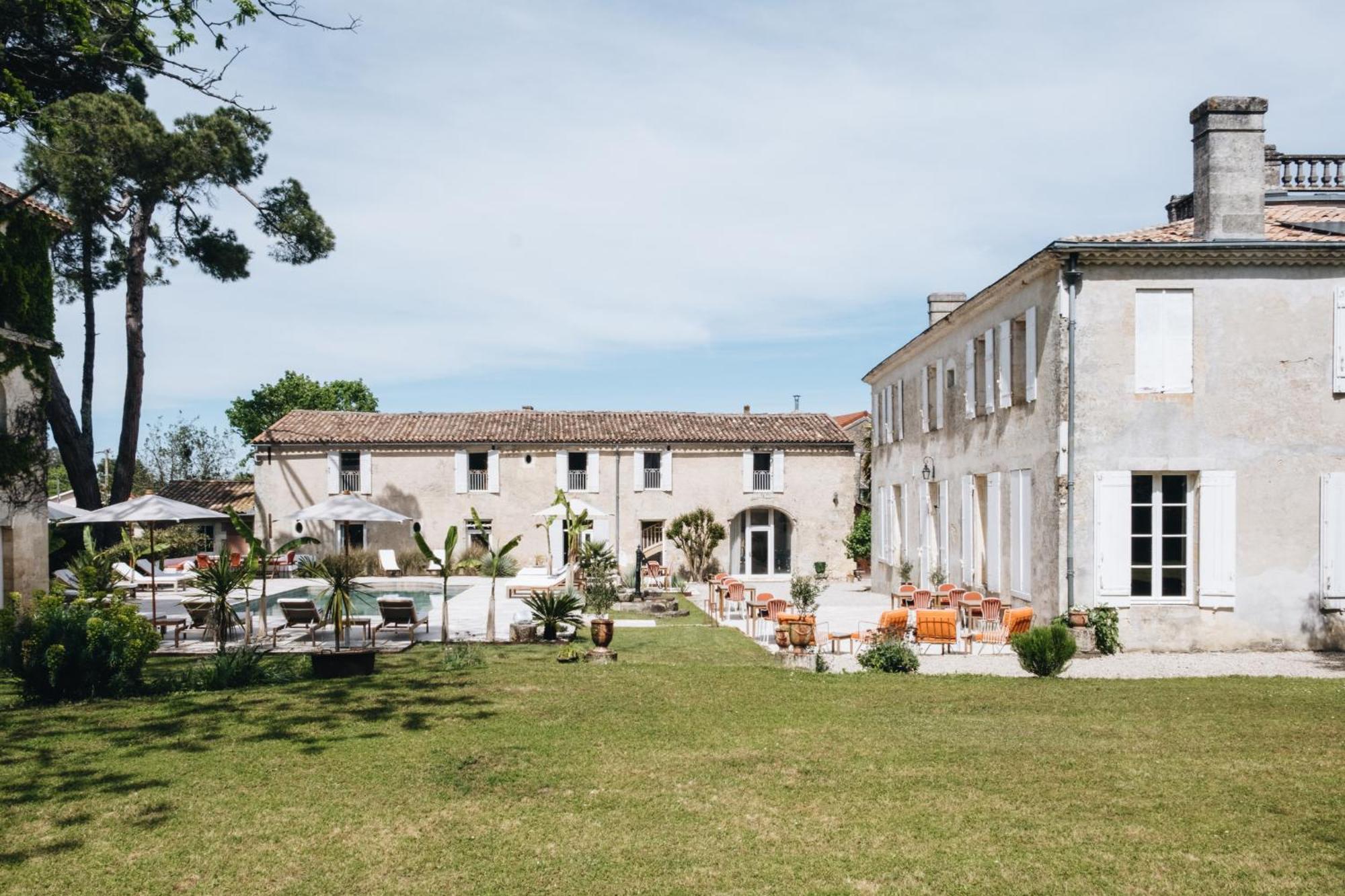 Le Chateau Real Bed & Breakfast Saint-Seurin-de-Cadourne Room photo